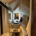 2/ Bedroom Bathroom